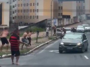 confronto-entre-torcedores-do-atletico-mineiro-e-do-flamengo-mobiliza-a-policia-militar-em-bh;-veja-o-video