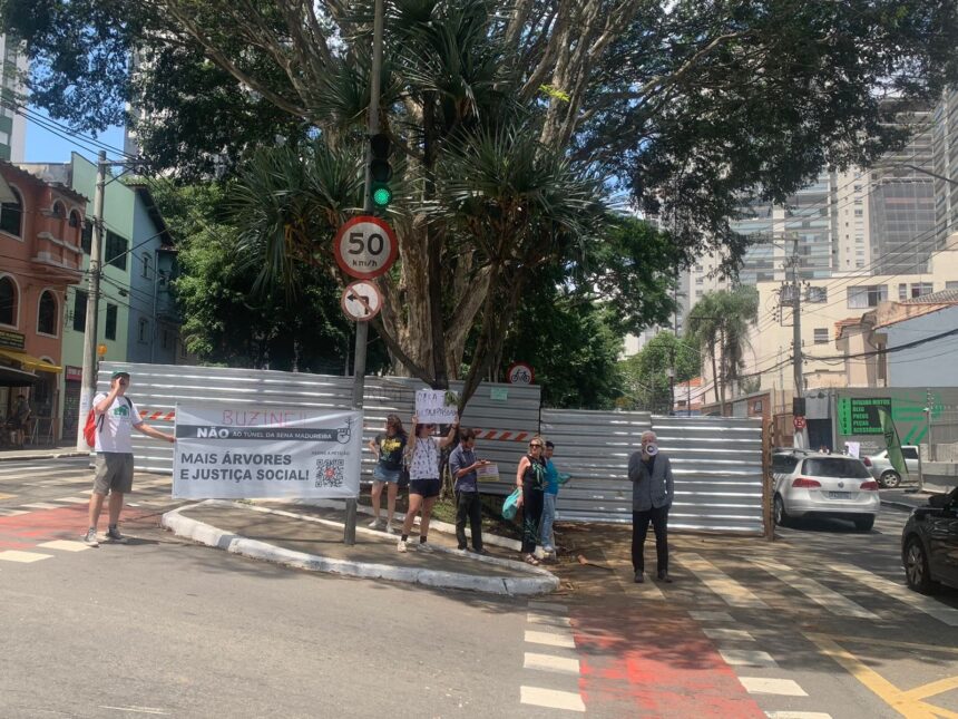 moradores-fazem-novo-protesto-contra-tuneis-na-sena-madureira,-em-sp