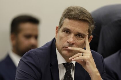 campos-neto-diz-que-fim-da-escala-6×1-anularia-mudancas-da-reforma-trabalhista