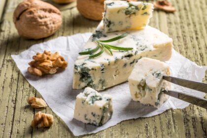 gorgonzola-ou-queijo-azul?-saiba-o-motivo-da-troca-do-nome-do-alimento