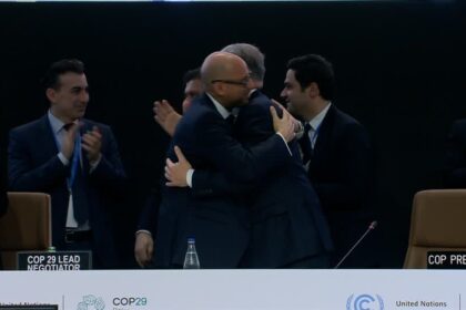 cop29-fecha-acordo-de-us$-300-bilhoes-para-financiamento-climatico