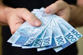 com-disparada-do-dolar,-economistas-preveem-alta-de-inflacao-aumento-da-taxa-basica-de-juros