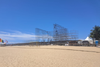 turistas-do-brasil-e-do-mundo-se-preparam-para-o-reveillon-em-copacabana;-rio-deve-atrair-2,5-milhoes-de-pessoas