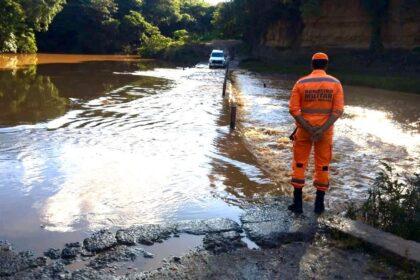 bombeiros-de-mg-encontram-corpo-de-homem-levado-por-enxurrada-em-glaucilandia