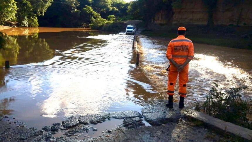 bombeiros-de-mg-encontram-corpo-de-homem-levado-por-enxurrada-em-glaucilandia