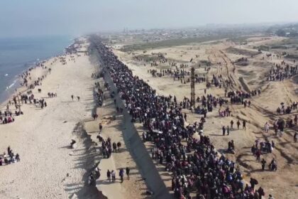 imagens-mostram-milhares-de-palestinos-retornando-ao-norte-de-gaza