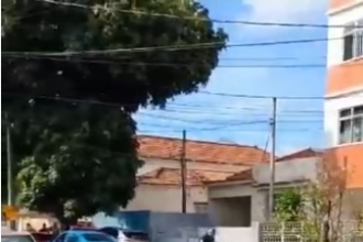 entregador-e-baleado-durante-perseguicao-policial-perto-de-shopping-na-zona-norte-do-rio