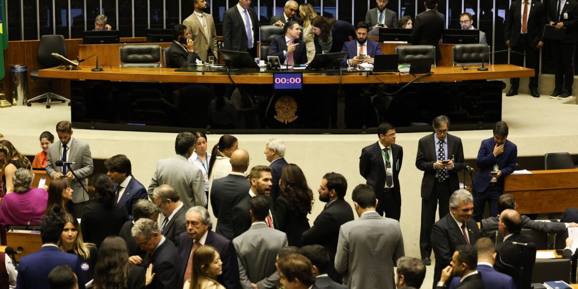 camara-aprova-projeto-que-dificulta-abortos-legais-em-criancas