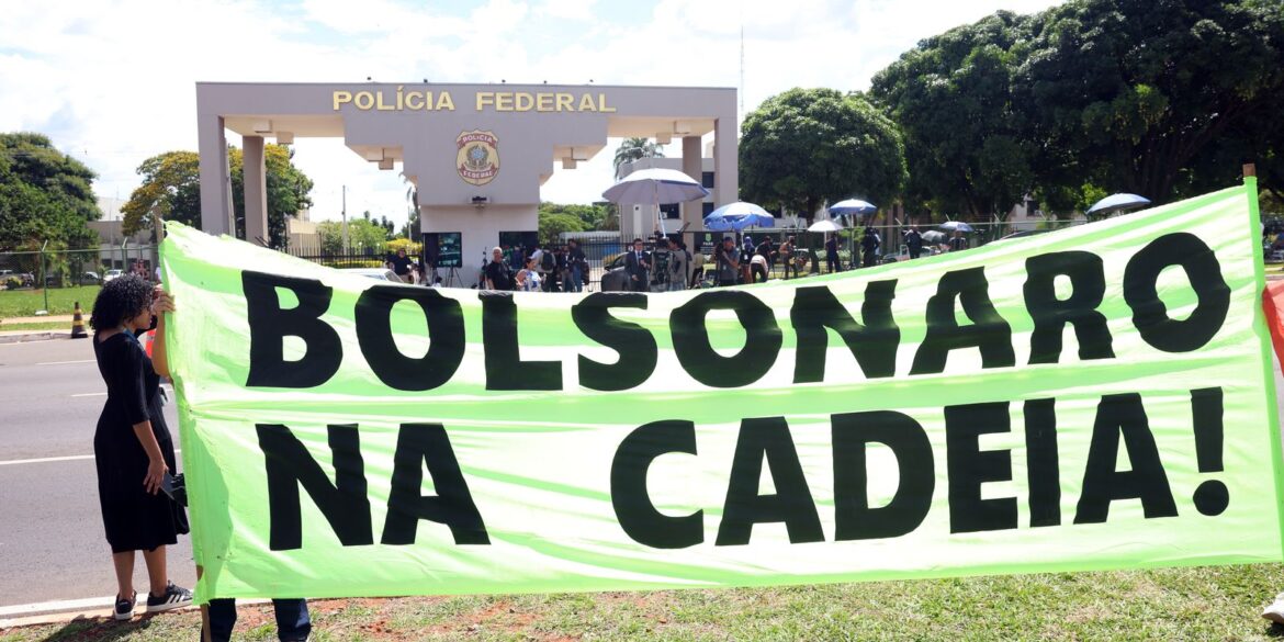 bolsonaro-ficara-em-cela-da-pf-com-12-m,-frigobar-e-banheiro-privado
