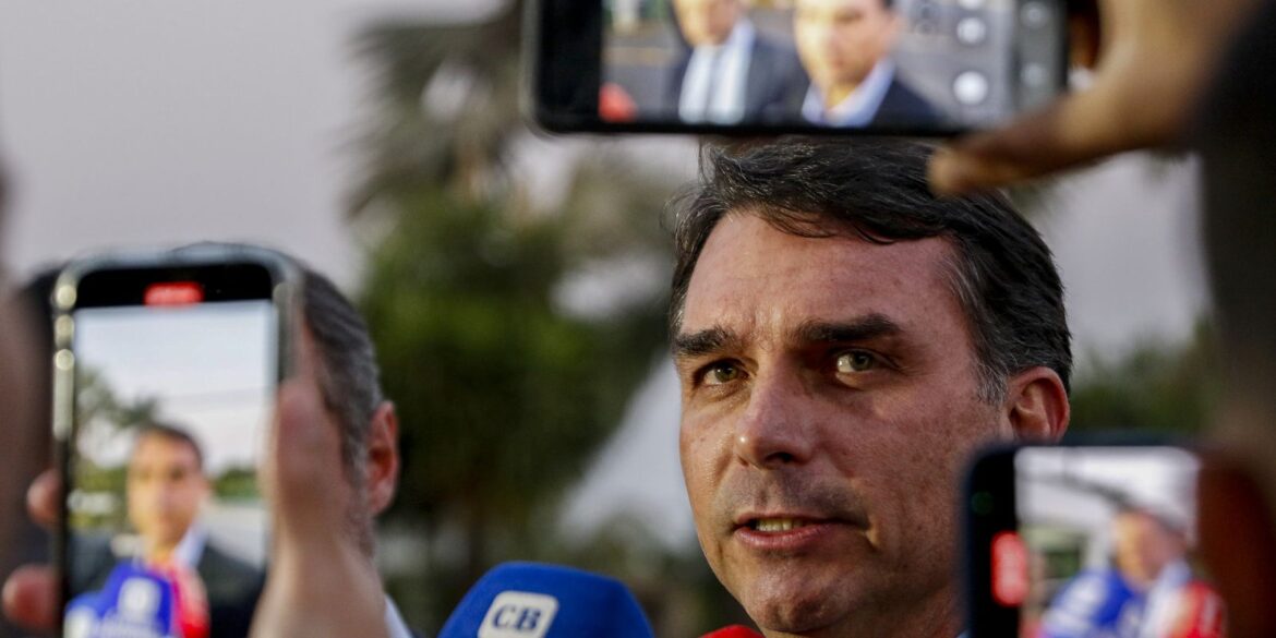 moraes-autoriza-visita-de-filhos-de-bolsonaro-na-pf