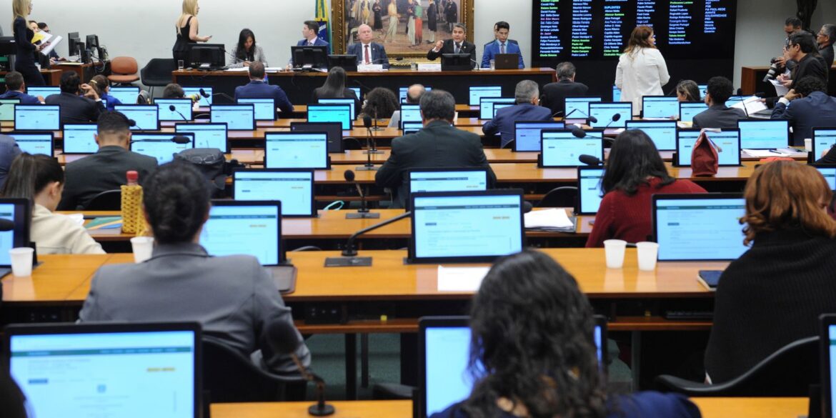 ccj-da-camara-aprova-cassacao-de-carla-zambelli