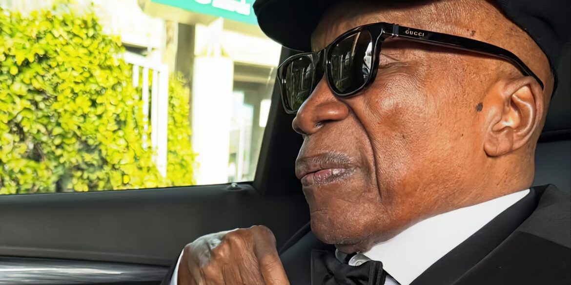 millton-nascimento-recebe-titulo-de-doutor-honoris-causa