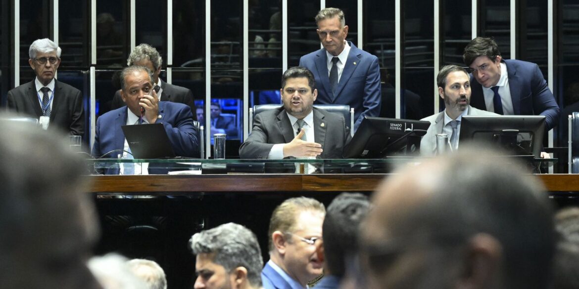 senado-aprova-reducao-da-pena-de-condenados-do-8-de-janeiro